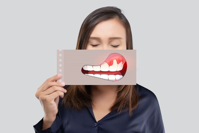 Women has periodontal disease